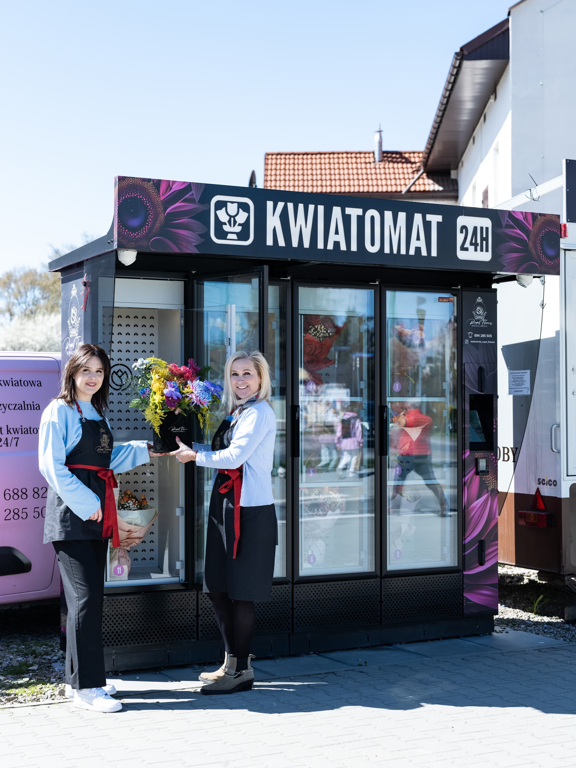 Zespół Royal Flowers przy kwiatomacie – odbiór bukietów 24h